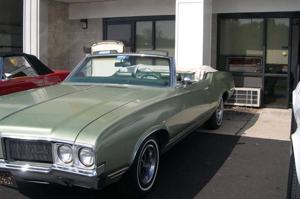 1970 Oldsmobile Cutlass Convertible green