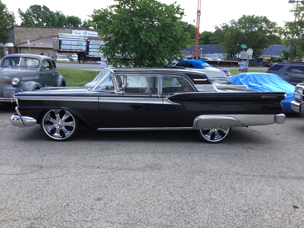 1959 Ford Fairlane Galaxie 500 side view