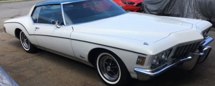 1972 Buick Riviera side view Black Wolf Automotive Specialties