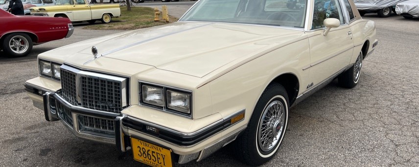 1985 Pontiac Grand Prix front view