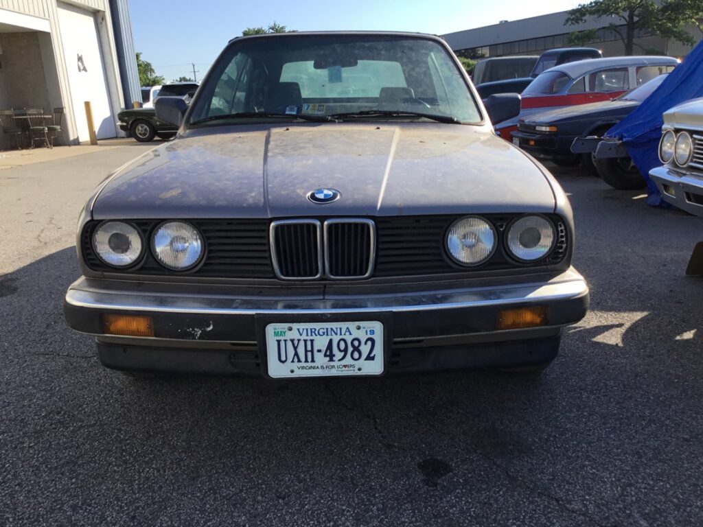 1988 BMW 325I front view before restoration