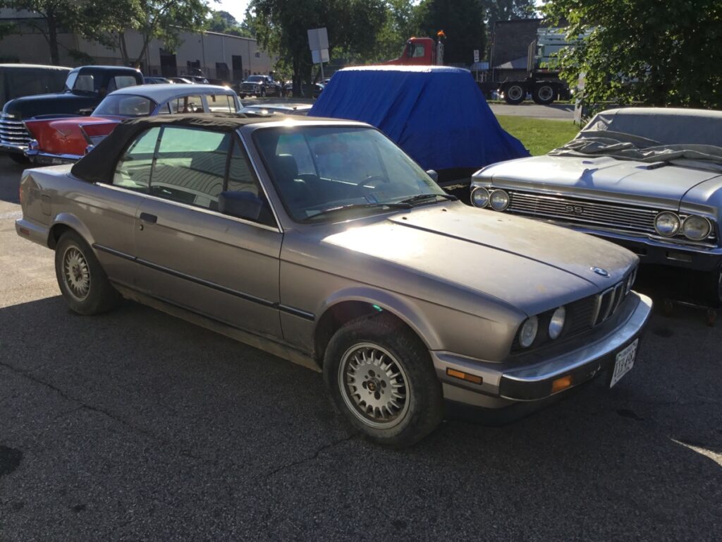 1988 BMW 325I side view before restoration