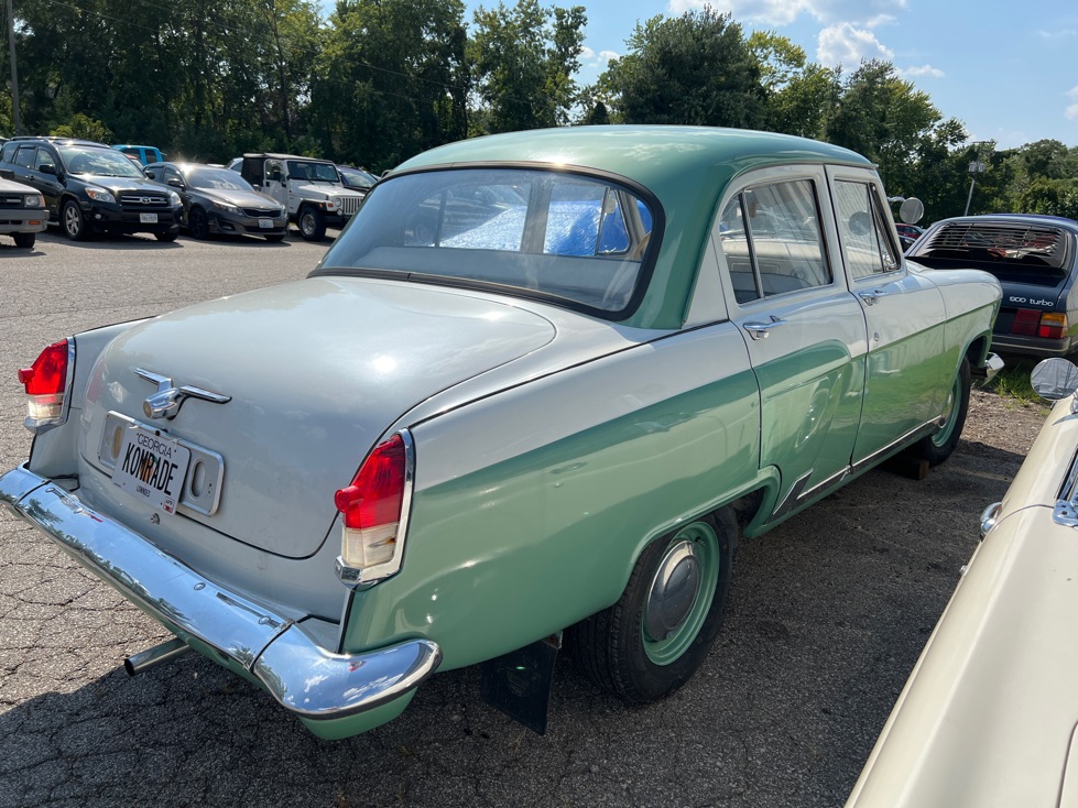 1968 GAZ-21 Volga rear view